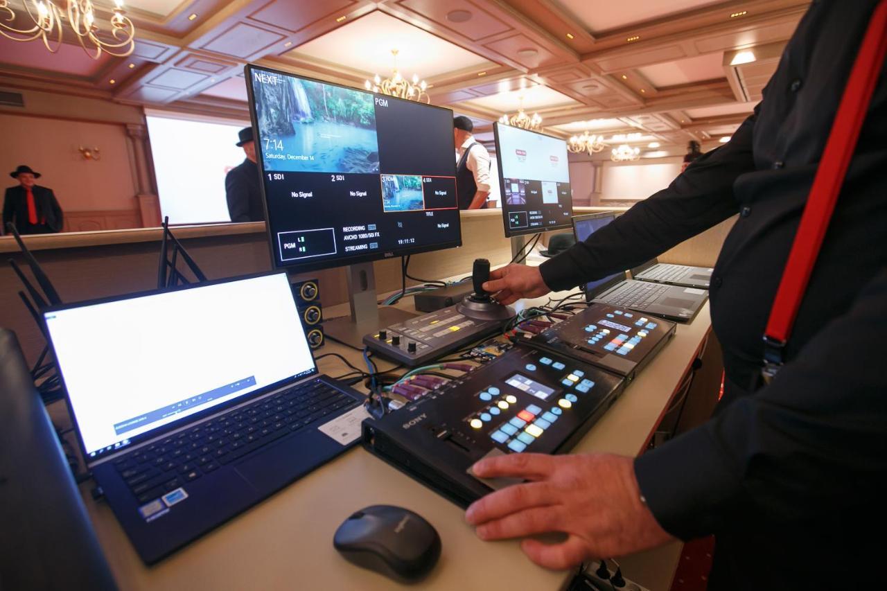 Casa Timis - Wellness & Spa Resort Chitorani Esterno foto A video switcher